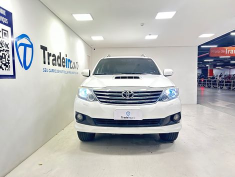 Toyota Hilux SW4 SRV D4-D 4x4 3.0 TDI Dies. Aut