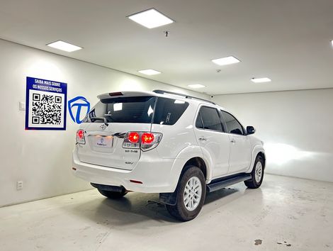 Toyota Hilux SW4 SRV D4-D 4x4 3.0 TDI Dies. Aut