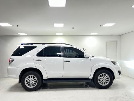 Toyota Hilux SW4 SRV D4-D 4x4 3.0 TDI Dies. Aut