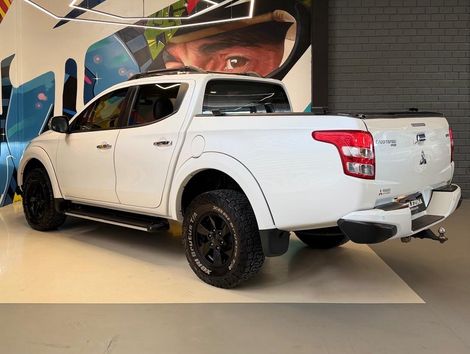 Mitsubishi L200 Triton Sport HPE-S 2.4 CD Dies. Aut