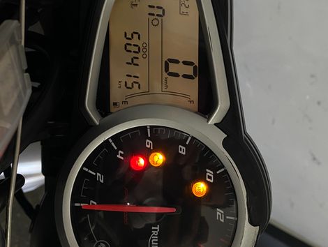TRIUMPH STREET TRIPLE 675