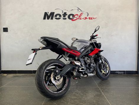 TRIUMPH STREET TRIPLE 675