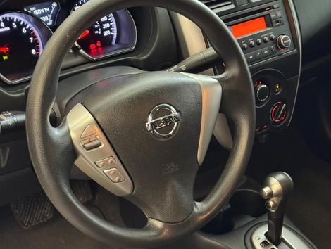 Nissan VERSA SV 1.6 16V FlexStart 4p Aut.