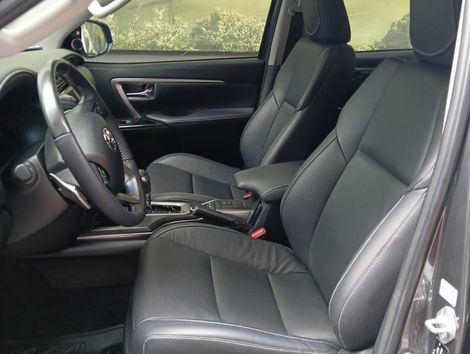 Toyota Hilux SW4 SRX Plat. 4x4 2.8 TB Die. Aut.