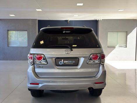Toyota Hilux SW4 SR 4x2 2.7/ 2.7 Flex 16V Aut.