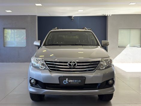Toyota Hilux SW4 SR 4x2 2.7/ 2.7 Flex 16V Aut.