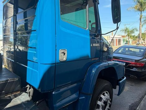 MERCEDES-BENZ L-1620 3-Eixos 2p (diesel)