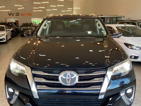 Toyota Hilux SW4 SRX 4x4 2.8 TDI 16V Dies. Aut.