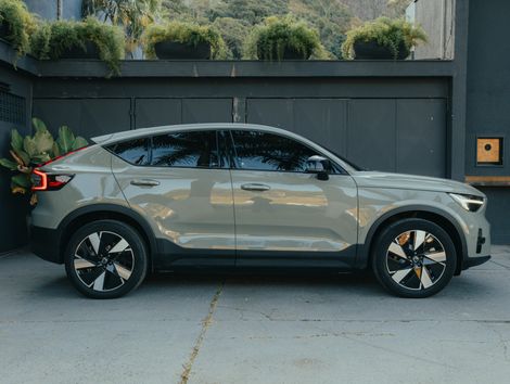 Volvo C40 Recharge Plus (Elétrico)