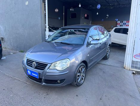 VolksWagen Polo Sedan 1.6 Mi Total Flex 8V 4p