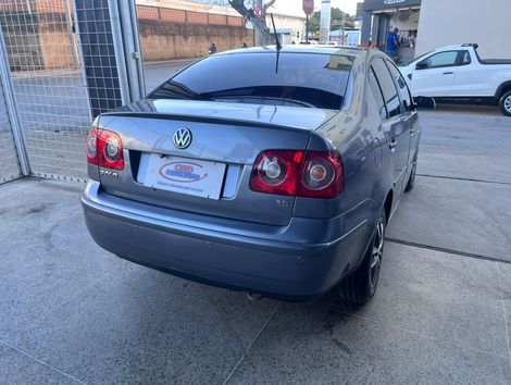 VolksWagen Polo Sedan 1.6 Mi Total Flex 8V 4p