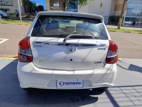 Toyota ETIOS PLATINUM 1.5 Flex 16V 4p Aut.