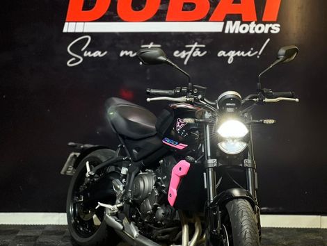 TRIUMPH TRIDENT 660