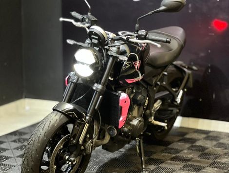 TRIUMPH TRIDENT 660