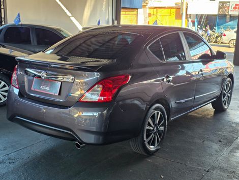 Nissan VERSA UNIQUE 1.6 16V FlexStart 4p Aut.