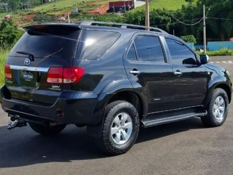 Toyota Hilux SW4 SRV D4-D 4x4 3.0 TDI Dies. Aut