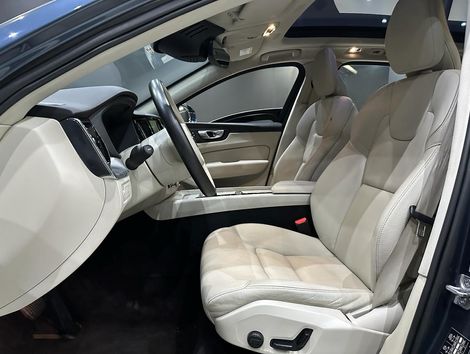 Volvo XC 60 T-8 MOMENTUM 2.0 (Híbrido)