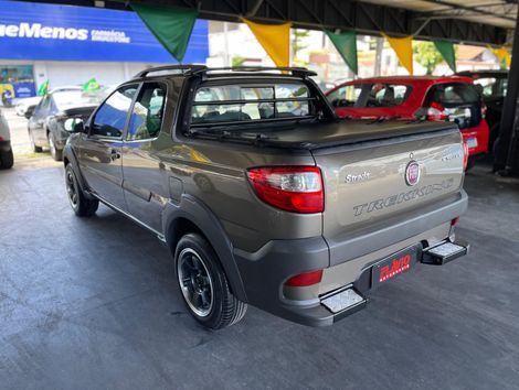 Fiat Strada Trekking 1.6 16V Flex CD