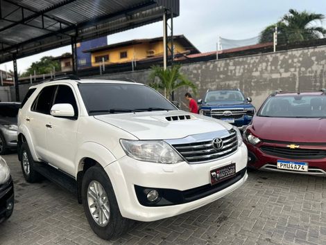 Toyota Hilux SW4 SRV D4-D 4x4 3.0 TDI Dies. Aut