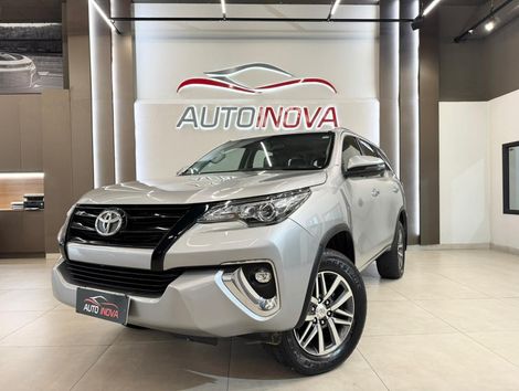 Toyota Hilux SW4 SRX 4x4 2.8 TDI 16V Dies. Aut.