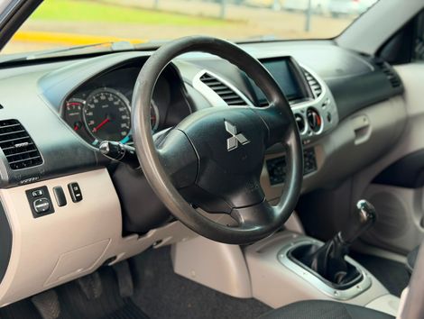 Mitsubishi L200 Triton HLS 2.4 Flex 16V CD Mec.