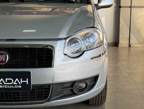 Fiat Palio Week. ATTRACTIVE 1.4 Fire Flex 8V