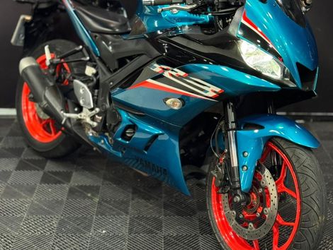 YAMAHA YZF R-3 321/ABS