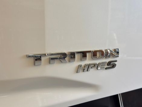 Mitsubishi Triton HPE-S 2.4 CD 4x4 TB Diesel Aut.