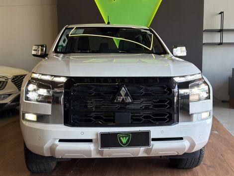Mitsubishi Triton HPE-S 2.4 CD 4x4 TB Diesel Aut.