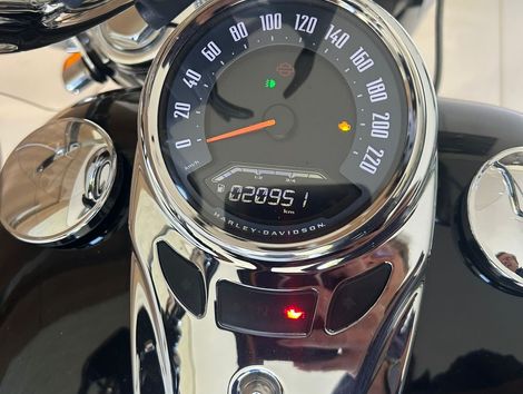 Harley SOFTAIL DELUXE FLDE