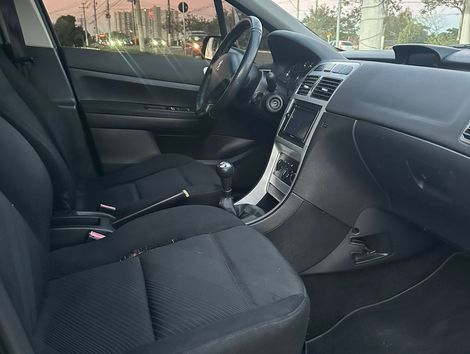Peugeot 307 Sed. Presence 1.6 Flex 16V 4p
