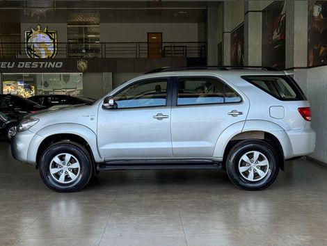 Toyota Hilux SW4 SRV D4-D 4x4 3.0 TDI Dies. Aut