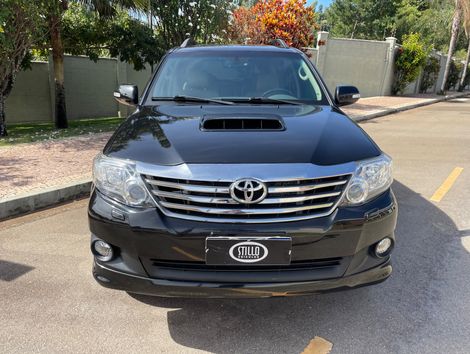 Toyota Hilux SW4 SRV D4-D 4x4 3.0 TDI Dies. Aut