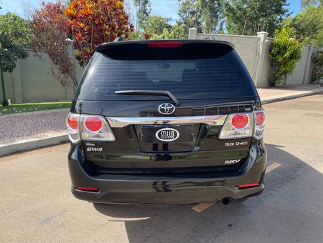 Toyota Hilux SW4 SRV D4-D 4x4 3.0 TDI Dies. Aut