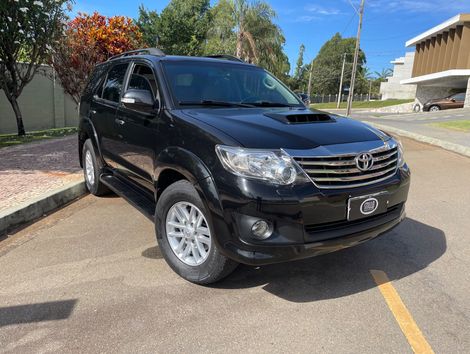 Toyota Hilux SW4 SRV D4-D 4x4 3.0 TDI Dies. Aut