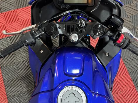 YAMAHA YZF R-3 321/ABS