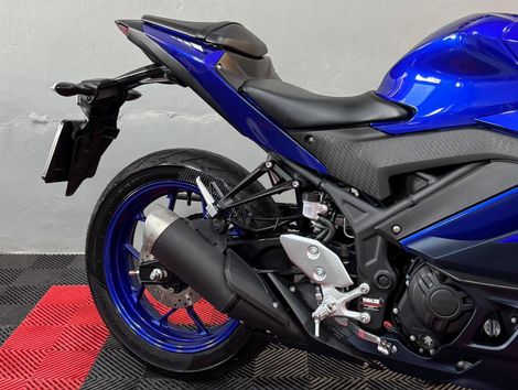 YAMAHA YZF R-3 321/ABS