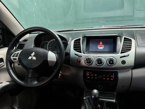 Mitsubishi L200 Triton Savana 3.2 CD TBI Dies. Mec.
