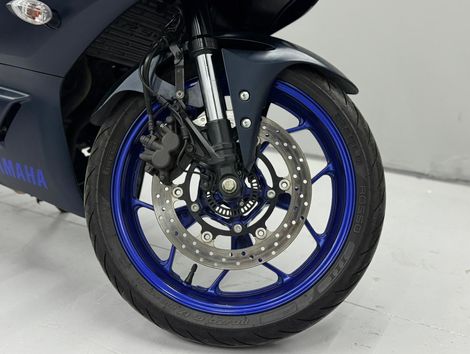 YAMAHA YZF R-3 321/ABS