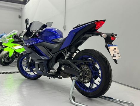 YAMAHA YZF R-3 321/ABS