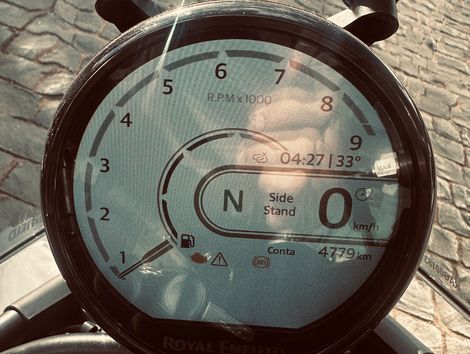 Royal Enfield Himalayan 450 Mid