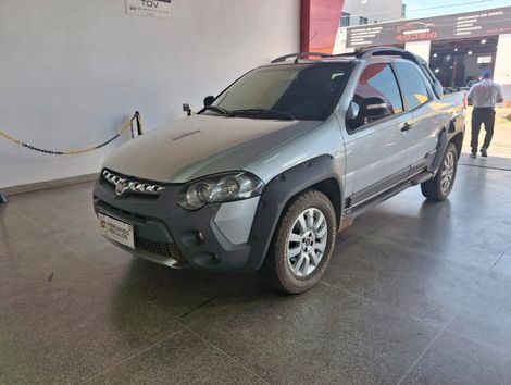 Fiat Strada Adv.1.8 16V Dualogic Flex CD