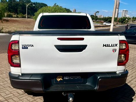 Toyota Hilux CD 4x4 2.8 Diesel Mec.