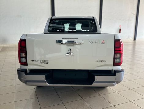 Mitsubishi Triton HPE-S 2.4 CD 4x4 TB Diesel Aut.