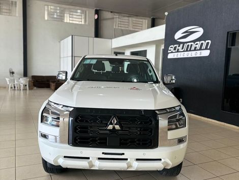 Mitsubishi Triton HPE-S 2.4 CD 4x4 TB Diesel Aut.