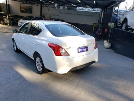 Nissan VERSA SV 1.6 16V FlexStart 4p Aut.