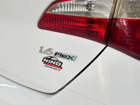 Hyundai HB20X Premium 1.6 Flex 16V Mec - foto 2
