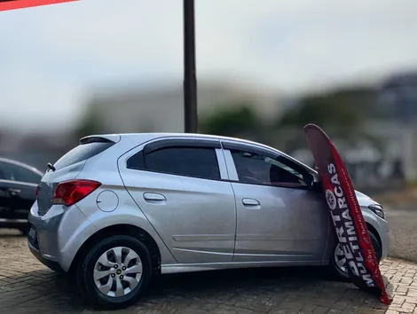 Chevrolet Onix Hatch LT 1.0 8V Flexpower 5P Mec - foto 5