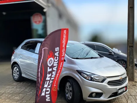 Chevrolet Onix Hatch LT 1.0 8V Flexpower 5P Mec - foto 7