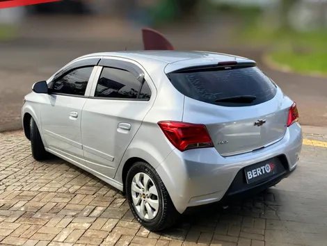 Chevrolet Onix Hatch LT 1.0 8V Flexpower 5P Mec - foto 3